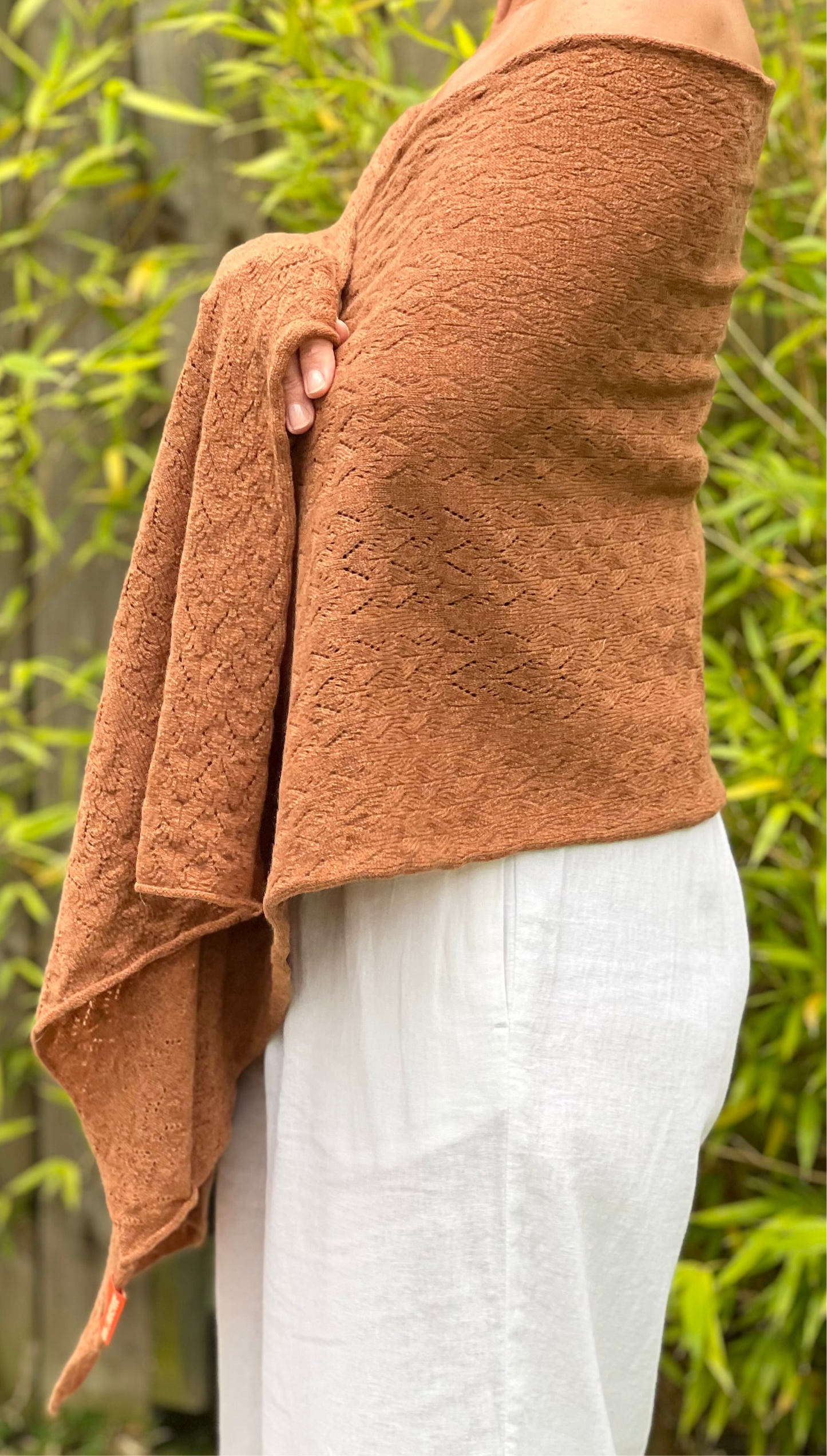 Moncur Knitwear COUNTRY CHIC Lightweight Cashmere Lacey Wrap