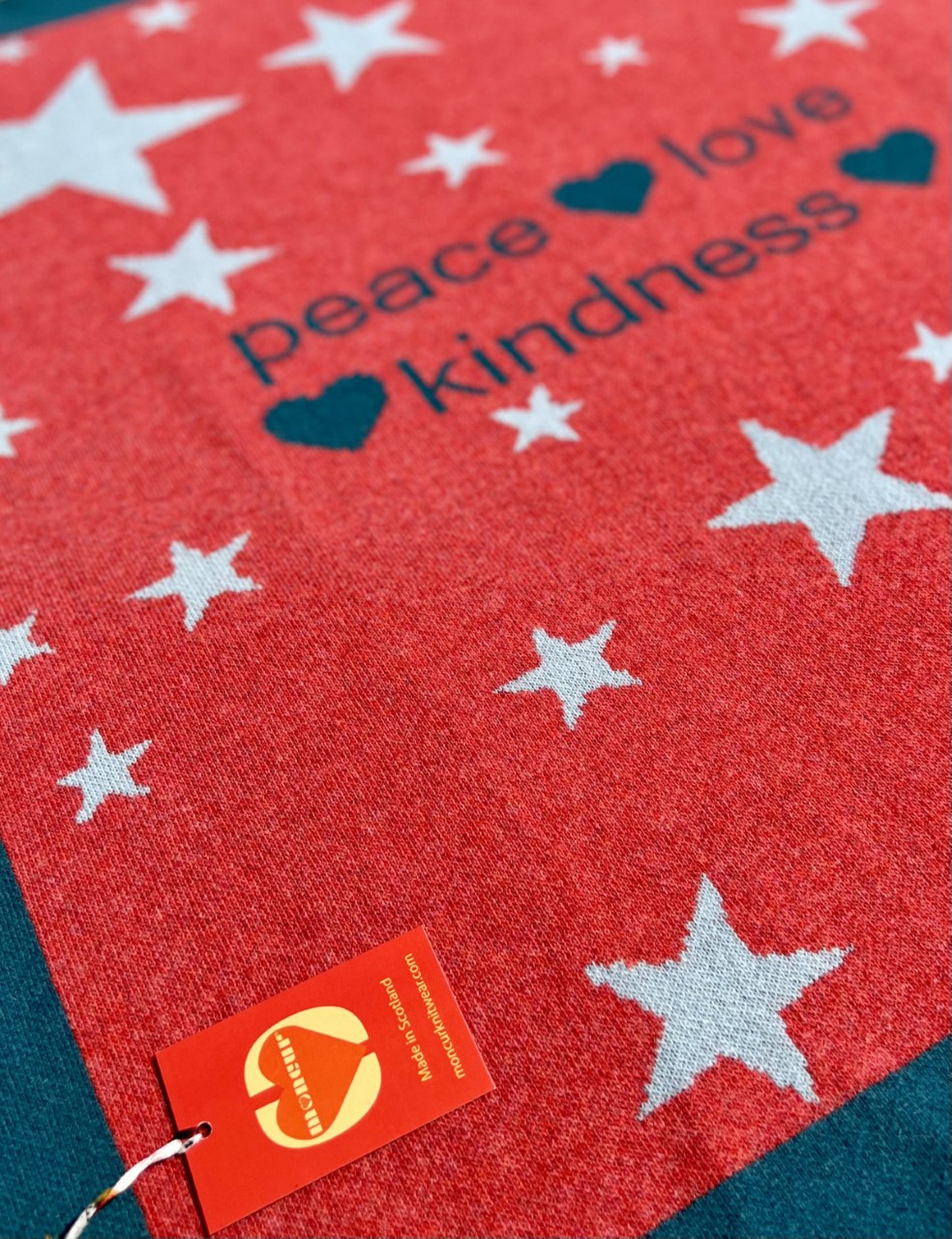 Moncur Knitwear Scottish 'Wee Star' beautifully soft and contemporary Lambswool Baby Blanket. Made in Scotland