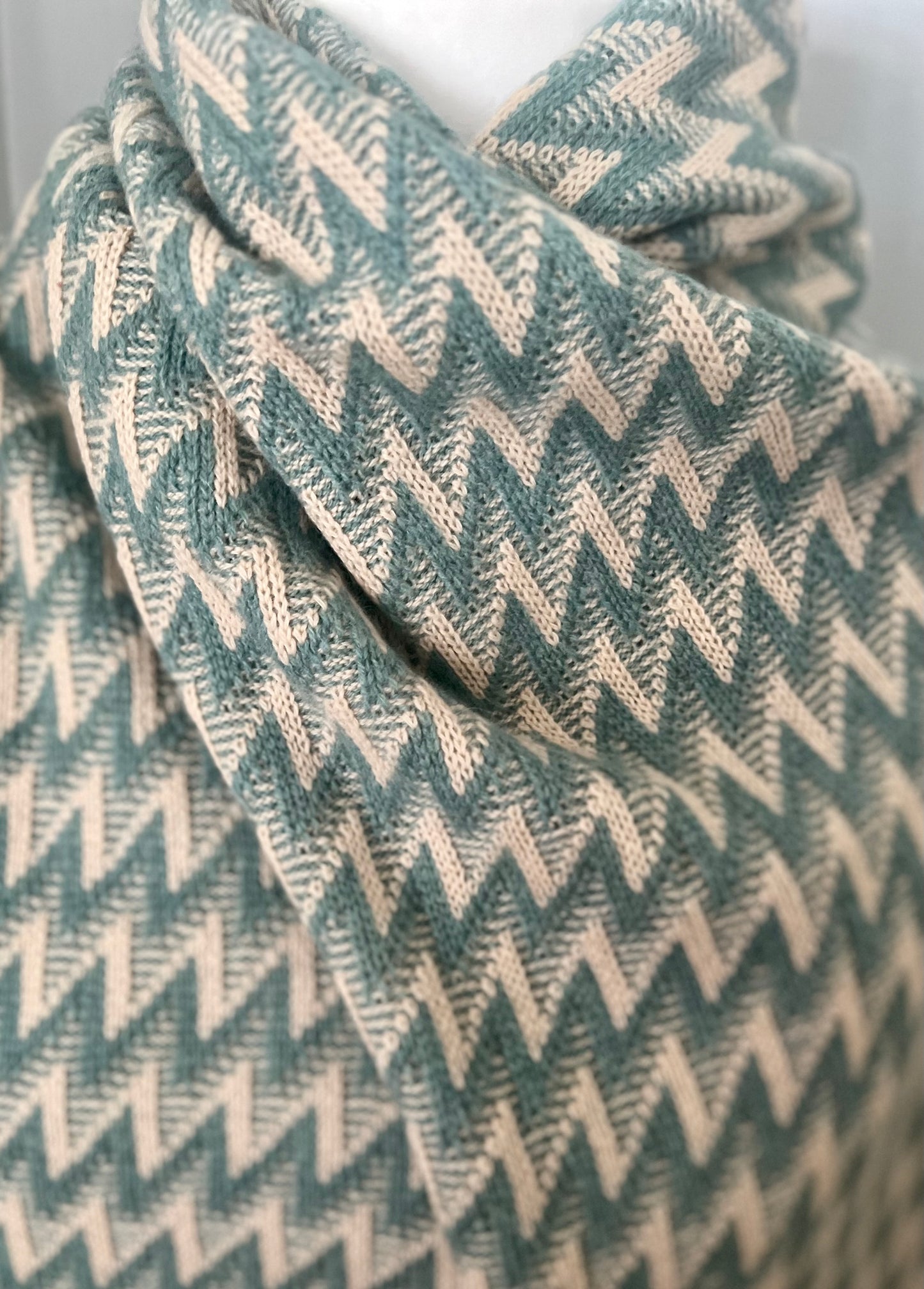 Moncur Knitwear Cashmere 'Ziggy Wrap'