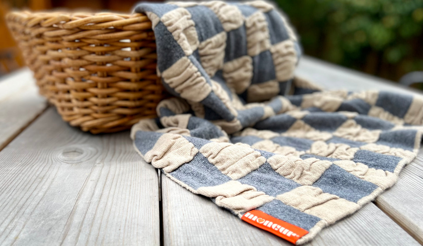 Luxurious Cashmere Pucker Up Textured Blanket