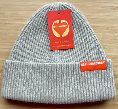 Luxury_Scottish_plain_silver_grey_coloured_lambswool_hat-_moncur_knitwear