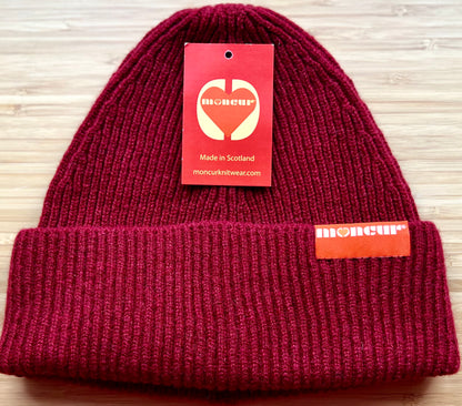 Scottish ribbed lambswool soft and cosy hat in burgundy red 