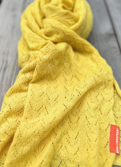lemon lace wrap showing length of pattern 
